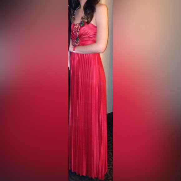 Full-length formal dress - Picture 4 of 4